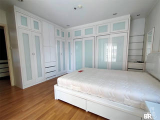 For sale 2 bedrooms condo in Phaya Thai, Bangkok