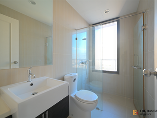 For sale 5 bedrooms condo in Watthana, Bangkok