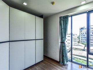 For sale 2 bedrooms condo in Phaya Thai, Bangkok