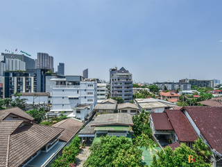 For sale 2 bedrooms condo in Phaya Thai, Bangkok