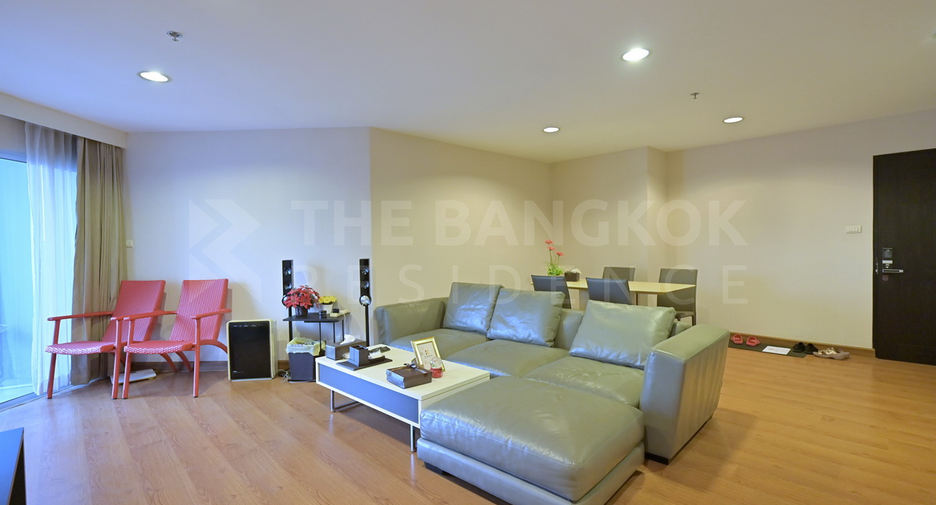 À vendre 3 chambres condo à Huai Khwang, Bangkok