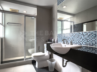 For sale 2 bedrooms condo in Phaya Thai, Bangkok