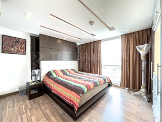 For sale 2 bedrooms condo in Phaya Thai, Bangkok