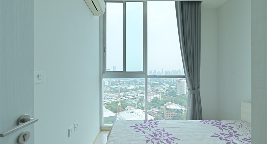 À vendre 2 chambres condo à Huai Khwang, Bangkok
