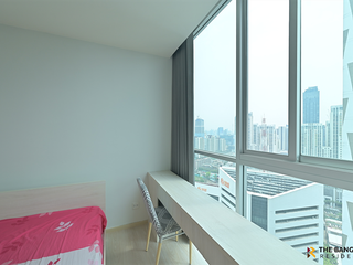 For sale 2 bedrooms condo in Huai Khwang, Bangkok