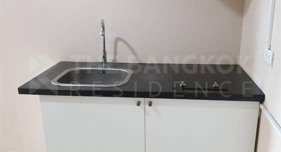 For sale 2 bedrooms condo in Huai Khwang, Bangkok