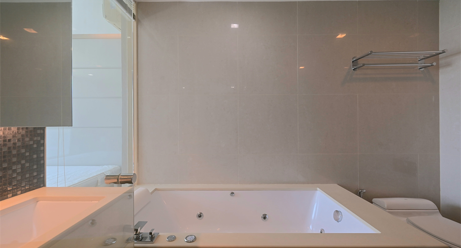 Condo en venta de 2 habitaciones en Watthana, Bangkok