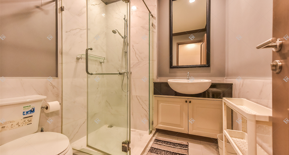 For sale 2 bedrooms condo in Pathum Wan, Bangkok