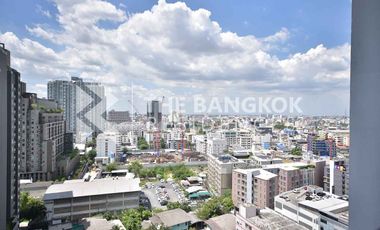 À vendre 2 chambres condo à Huai Khwang, Bangkok