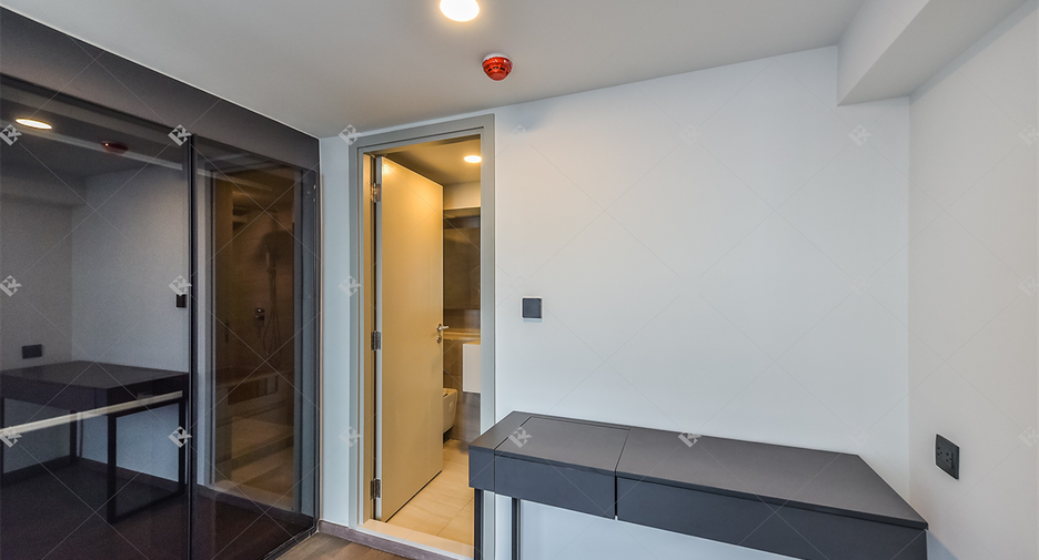 For sale 2 bedrooms condo in Bang Rak, Bangkok