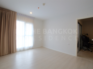 For sale 2 bedrooms condo in Huai Khwang, Bangkok