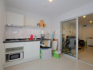 For sale 2 bedrooms condo in Huai Khwang, Bangkok