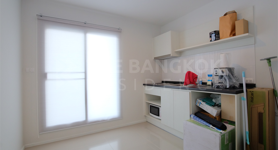 For sale 2 bedrooms condo in Huai Khwang, Bangkok