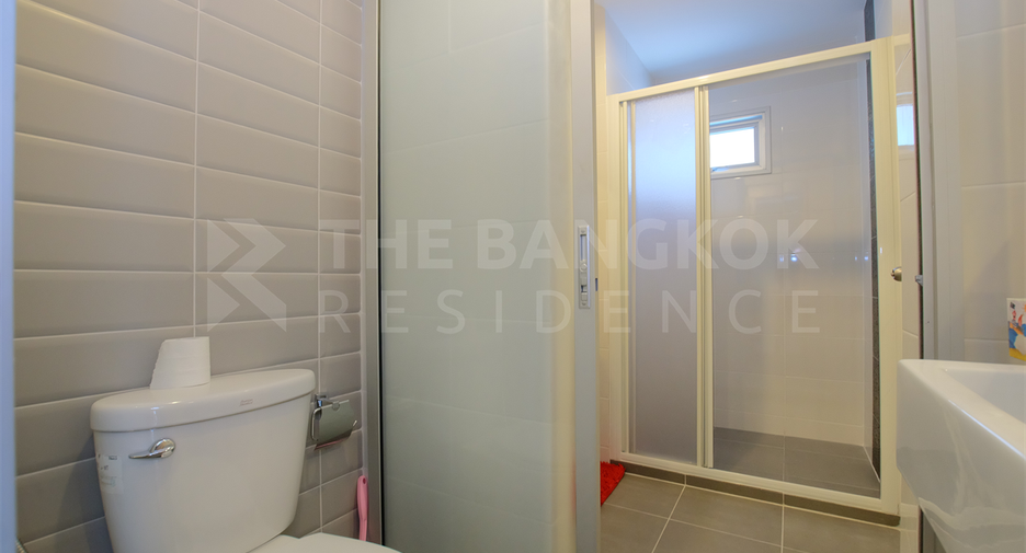 For sale 2 bedrooms condo in Huai Khwang, Bangkok