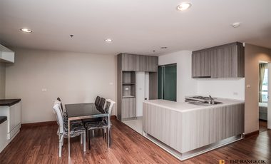 For sale 2 bedrooms condo in Huai Khwang, Bangkok