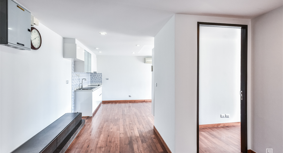 For sale 2 bedrooms condo in Phaya Thai, Bangkok