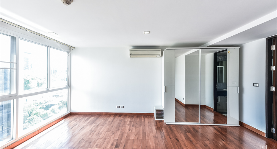 For sale 2 bedrooms condo in Phaya Thai, Bangkok