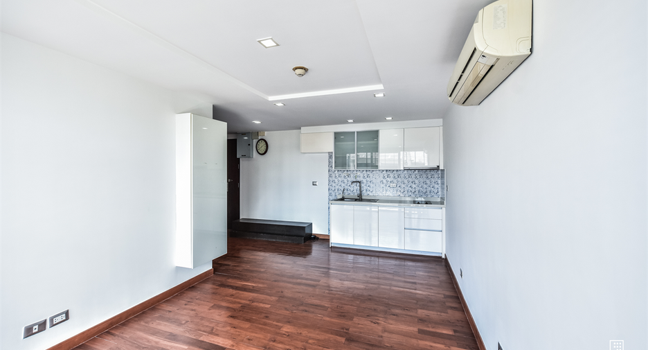 For sale 2 bedrooms condo in Phaya Thai, Bangkok