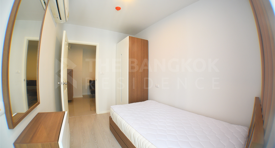 For sale 2 bedrooms condo in Huai Khwang, Bangkok
