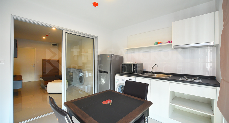 For sale 2 bedrooms condo in Huai Khwang, Bangkok