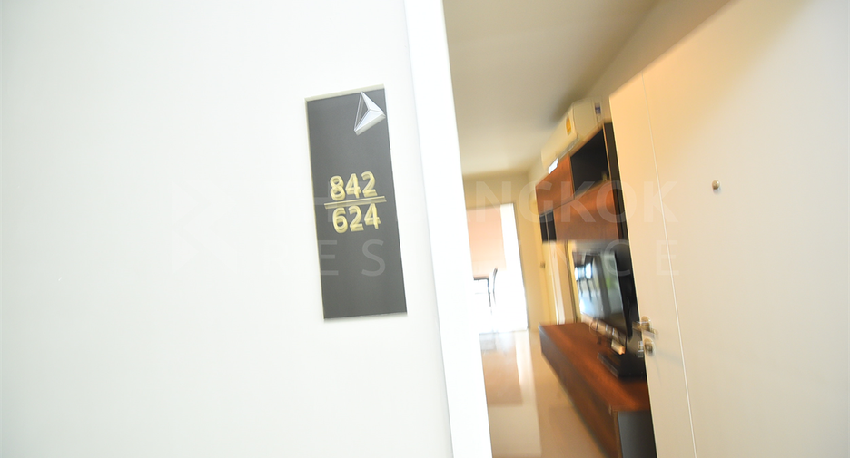 For sale 2 bedrooms condo in Huai Khwang, Bangkok