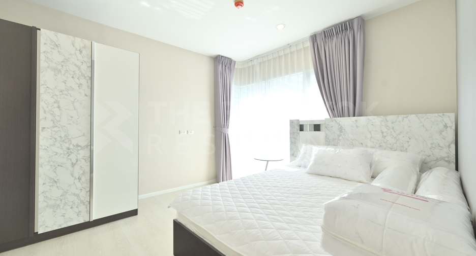 For sale 2 bedrooms condo in Huai Khwang, Bangkok