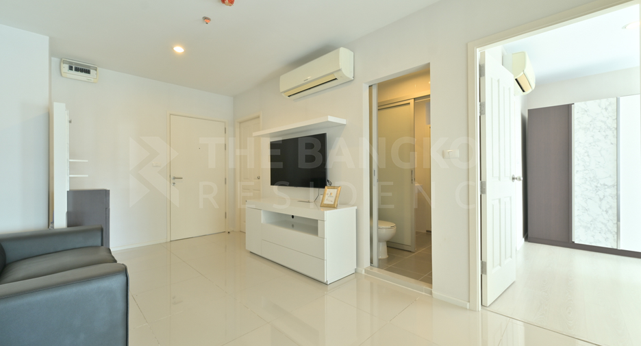 For sale 2 bedrooms condo in Huai Khwang, Bangkok