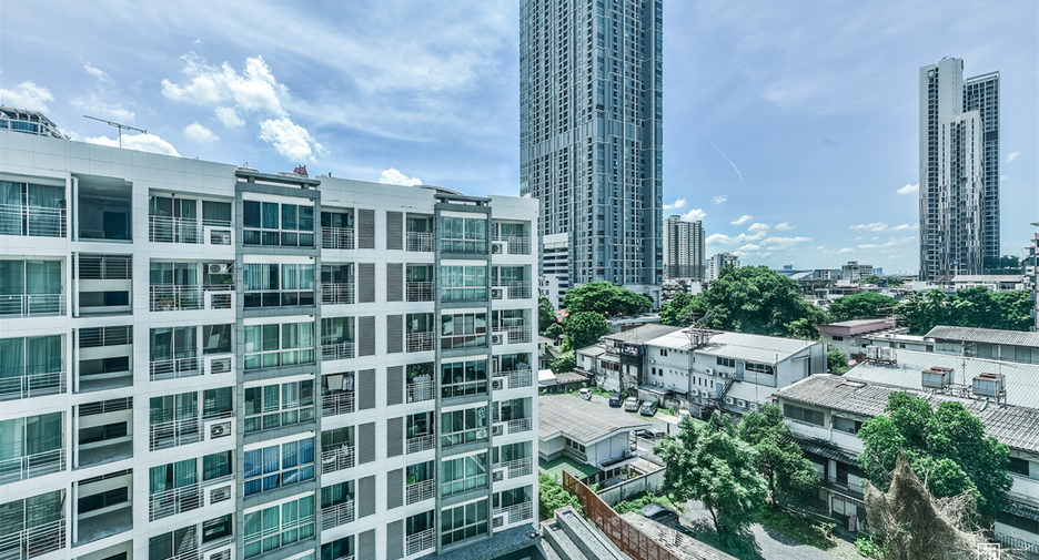 For sale 1 bed condo in Watthana, Bangkok