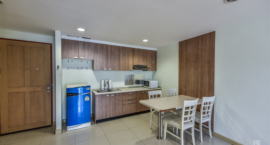 For sale 1 bed condo in Watthana, Bangkok