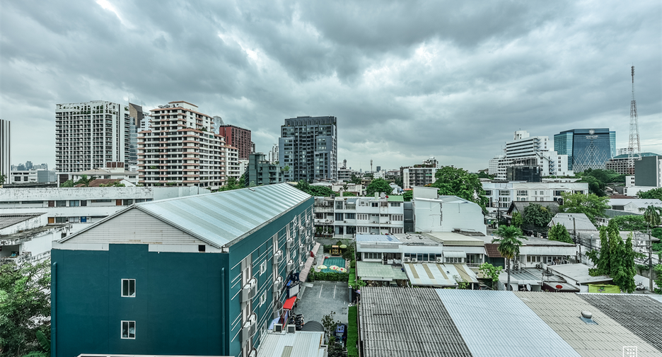 For sale 2 bedrooms condo in Phaya Thai, Bangkok
