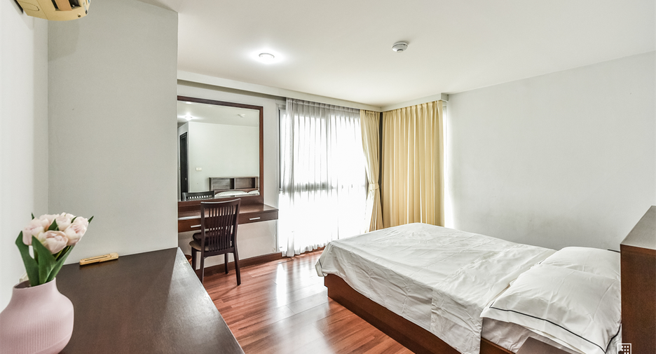 For sale 2 bedrooms condo in Phaya Thai, Bangkok