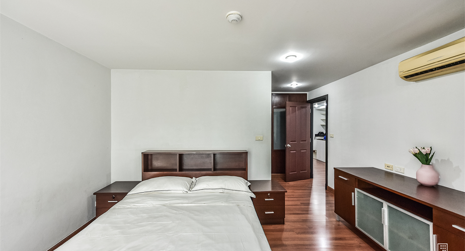 For sale 2 bedrooms condo in Phaya Thai, Bangkok