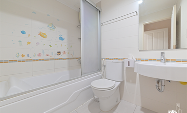 For sale 2 bedrooms condo in Huai Khwang, Bangkok