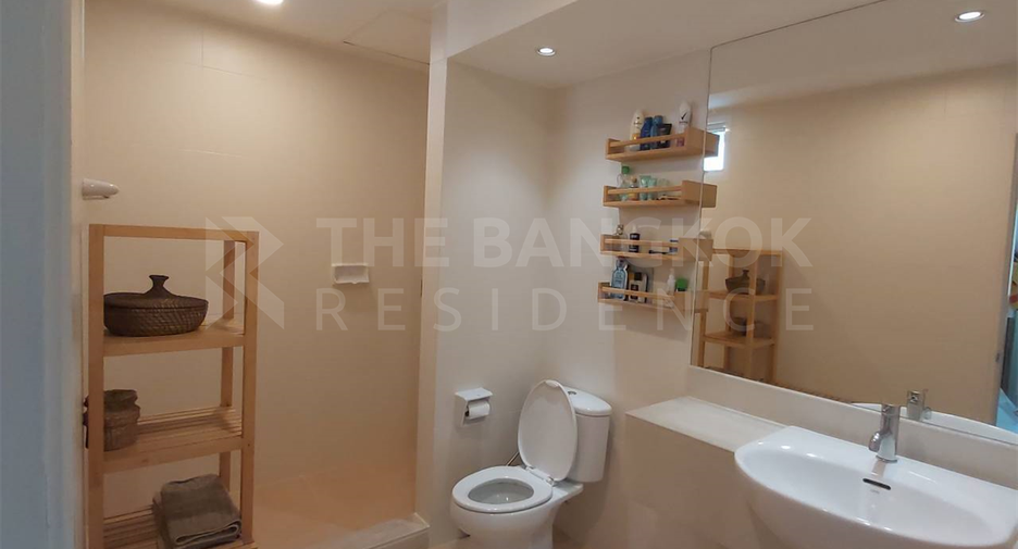 For sale 2 bedrooms condo in Huai Khwang, Bangkok