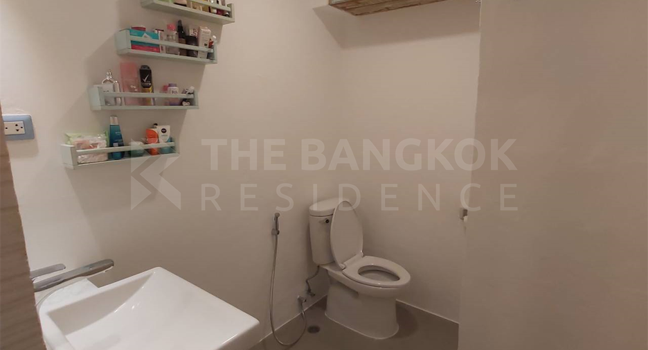 For sale 2 bedrooms condo in Huai Khwang, Bangkok