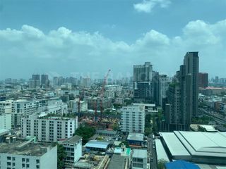For sale 2 bedrooms condo in Huai Khwang, Bangkok