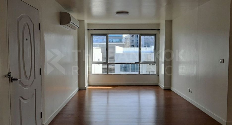 For sale 2 bedrooms condo in Huai Khwang, Bangkok