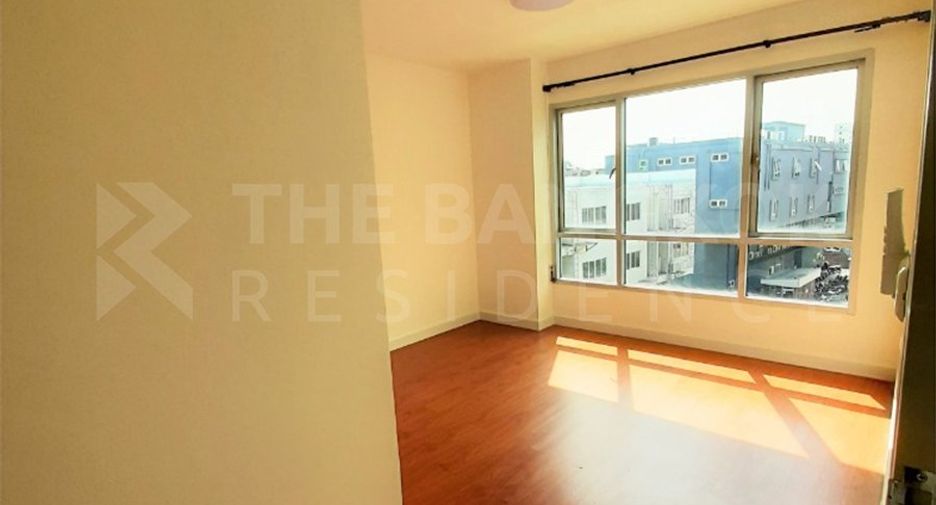For sale 2 bedrooms condo in Huai Khwang, Bangkok