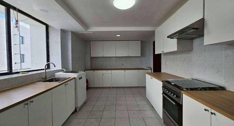 Аренда и продажа 3 спальни кондо в Кхлонг Тоеи, Бангкок