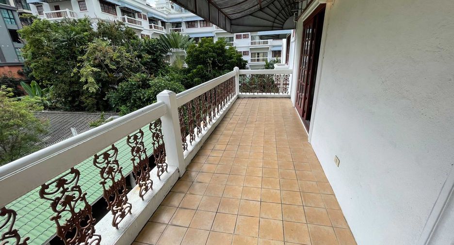 Wohnung zur Miete mit 3 Zimmer in Pathum Wan, Bangkok