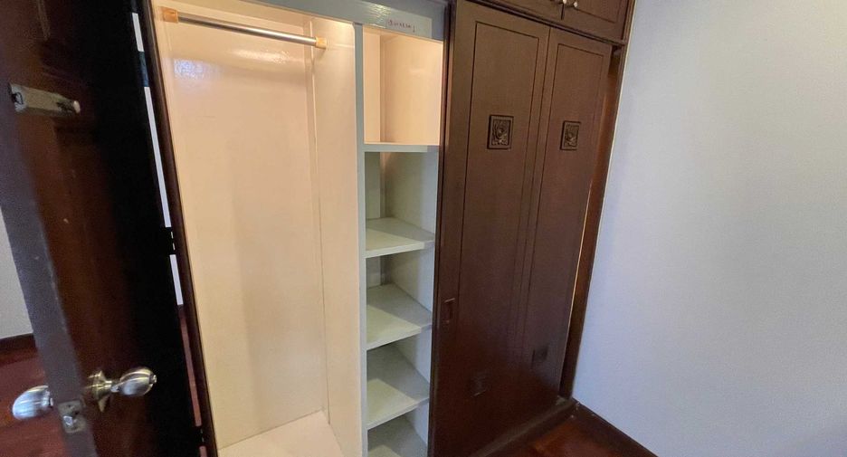 Wohnung zur Miete mit 3 Zimmer in Pathum Wan, Bangkok