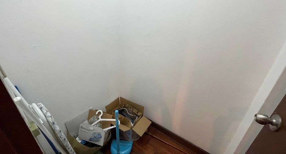 Wohnung zur Miete mit 3 Zimmer in Pathum Wan, Bangkok