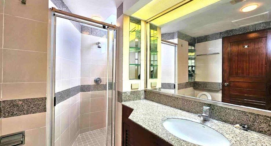 For rent 3 ベッドルーム condo in Watthana, Bangkok