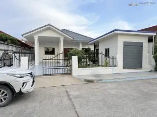 À louer 3 chambres maison à Bang Lamung, Chonburi