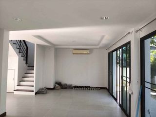 For sale 3 bedrooms house in San Kamphaeng, Chiang Mai