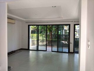 For sale 3 bedrooms house in San Kamphaeng, Chiang Mai