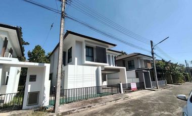 For sale 3 bedrooms house in San Kamphaeng, Chiang Mai