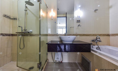 Condo en alquiler de 2 habitaciones en Pathum Wan, Bangkok
