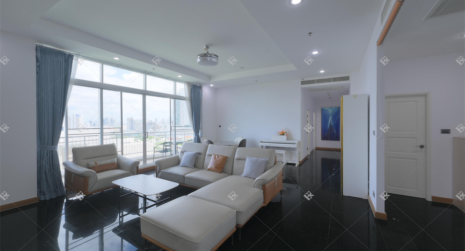 For rent 5 bedrooms condo in Huai Khwang, Bangkok
