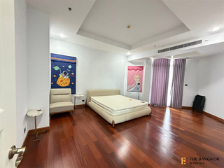 For rent 5 bedrooms condo in Huai Khwang, Bangkok